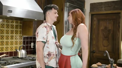 Stepmom Lauren Phillips - EPORNER • epic viral • FapNest