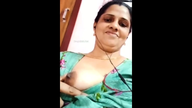 Tamil aunty live masturbation 💯💯 • premium rare • FapNest