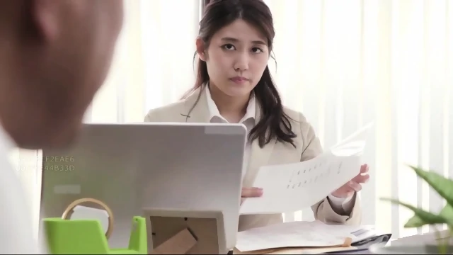 Married Office Girl S Sexy Thighs [Decensored]. • top rare • FapNest